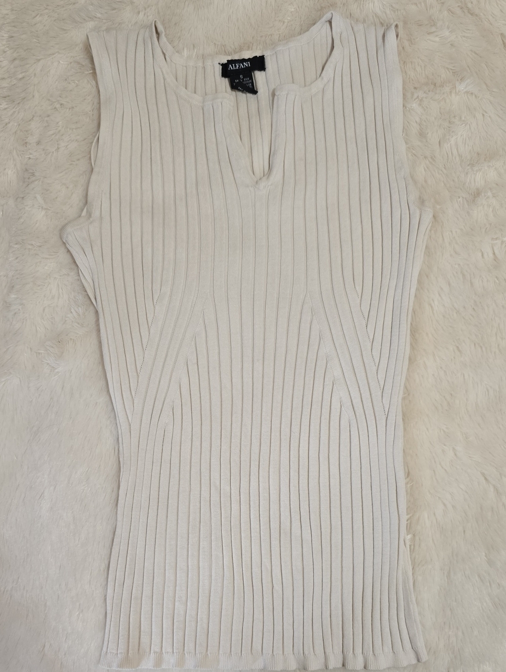 Alfani Cream Ribbed V-Notch  Sleeveless Fitted Stretchy Silk Tank (EUC)